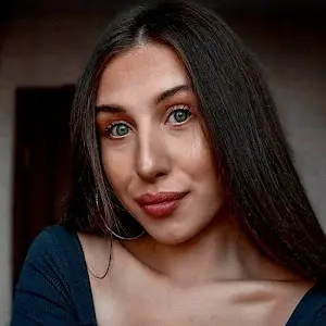 DeLuXeGirL Official