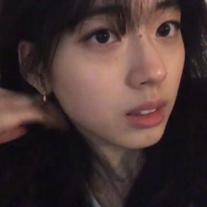 <3