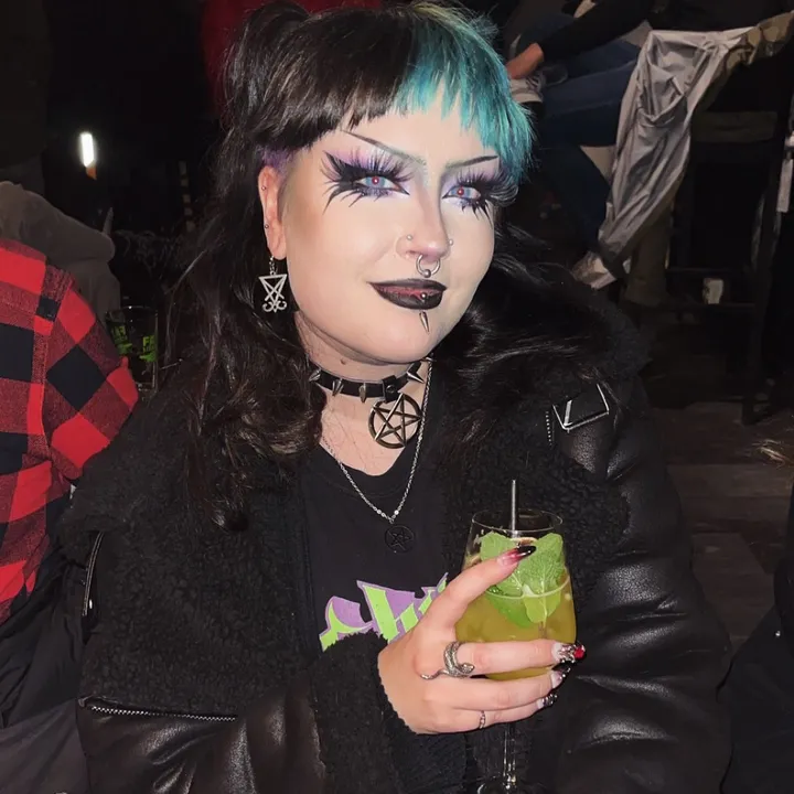 Ruska ⛧ makeup artist