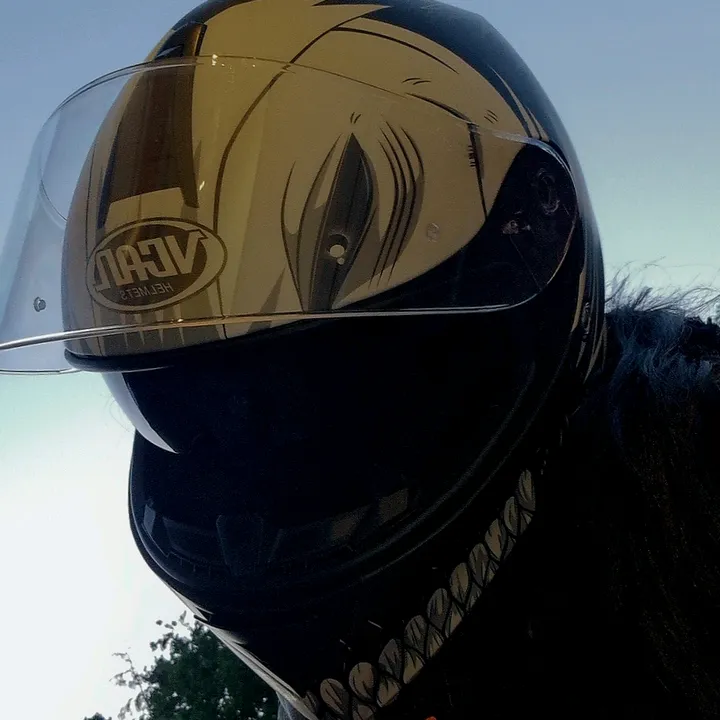 𝕃𝕒𝕦𝕣𝕖𝕟 ◕‿◕ 🏍