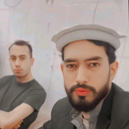 Miraj<Khan