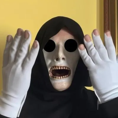 VΛNYΛ