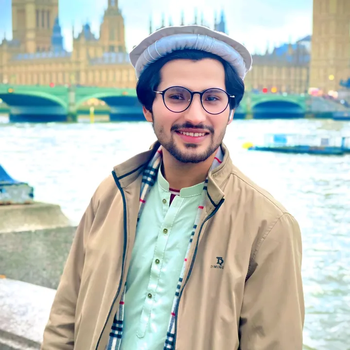 🏴󠁧󠁢󠁥󠁮󠁧󠁿Awais Khan🇬🇧