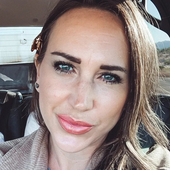 Easy Makeup & Casual Looks