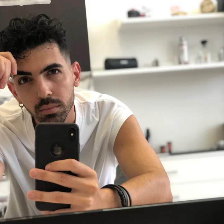 Aggelos 🎭