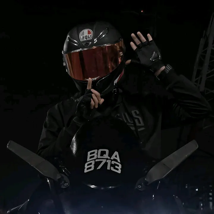 J 🏍️🔥