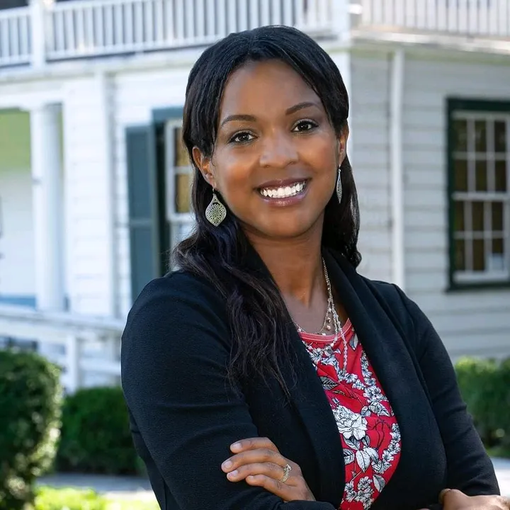 Real Estate Agent - Virginia