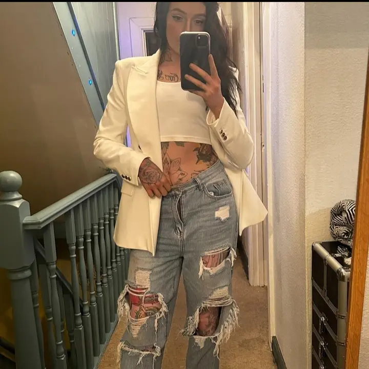 Jess Edwards’s 😵