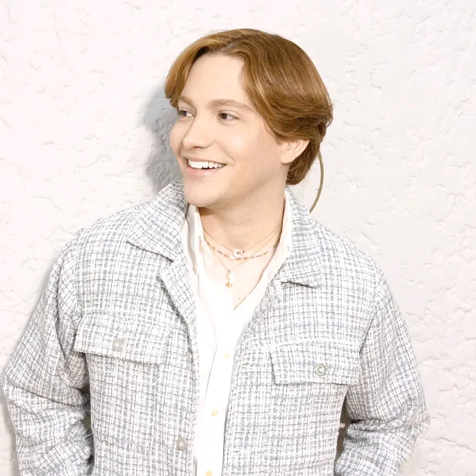 Akío Aslan🧑🏼‍🎨