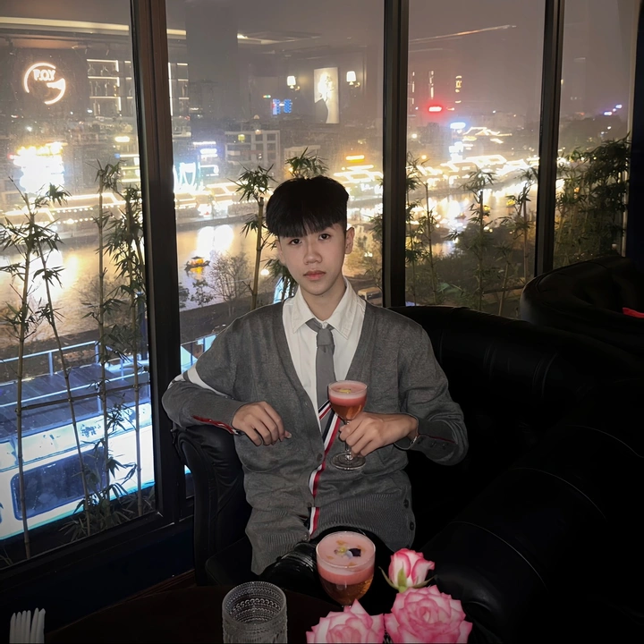 𝙌𝙪𝙖𝙣𝙜 𝙈𝙞𝙡𝙖𝙣𝙤