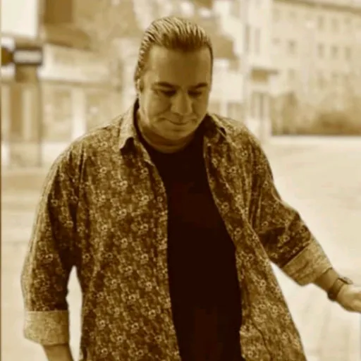 Omid Omidi : Singer,songwriter