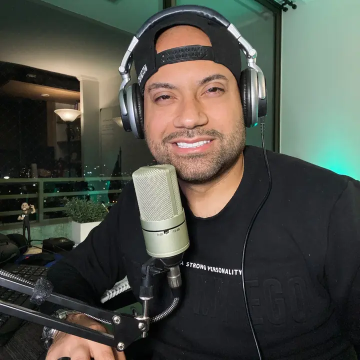 Joe Santibáñez G