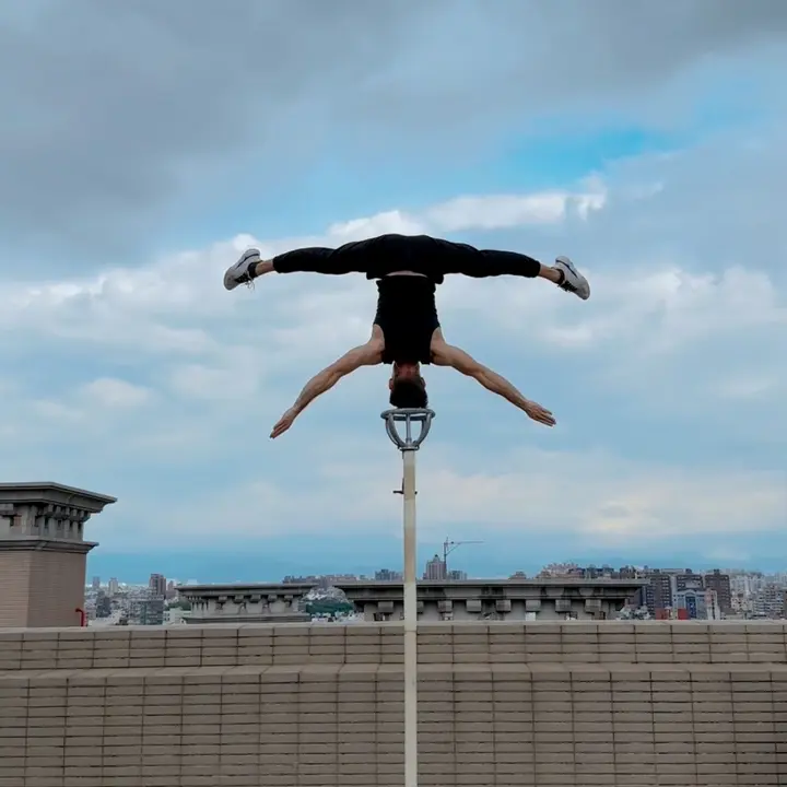 handstand_dima