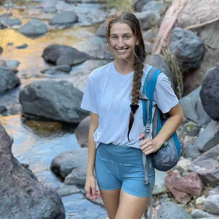 izzy b | travel + outdoors