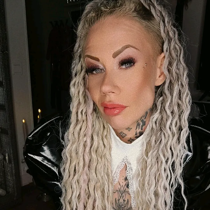 heeladdictpetite