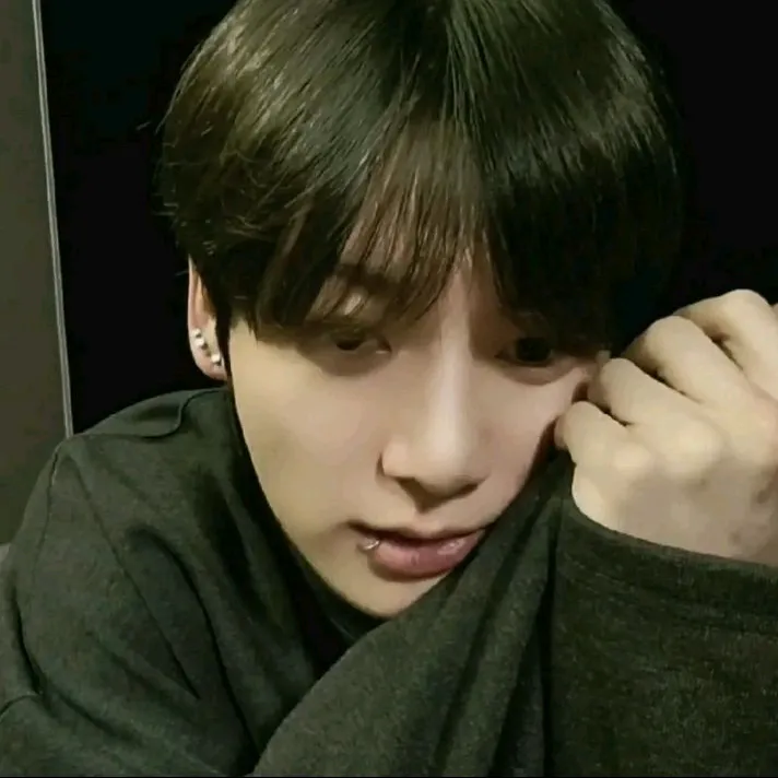 JUNGKOOK 🐰