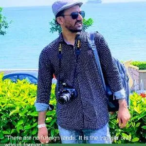 Uzair Traveller