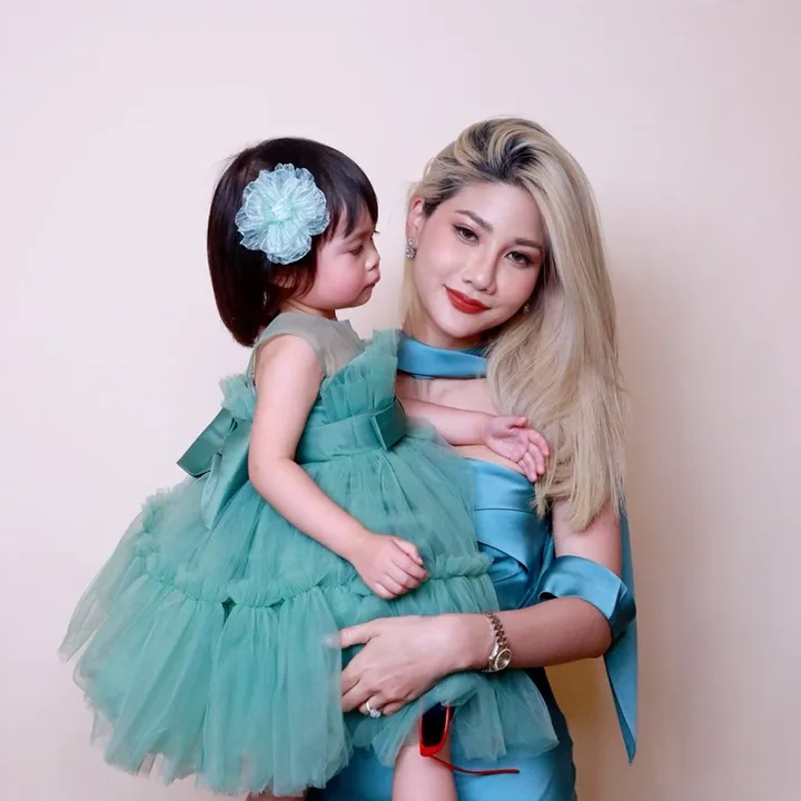 สตาร์คุณแม่สายสตรอง