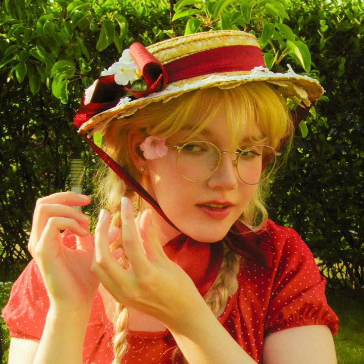 evie 𖡼.𖤣𖥧𖡼.