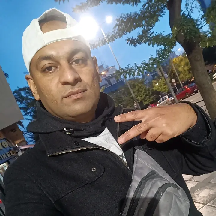 Raza g