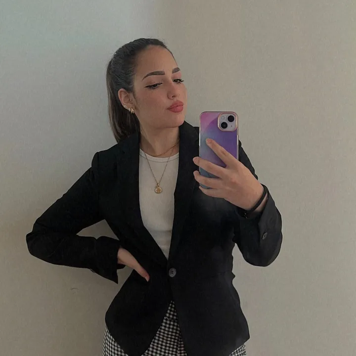 vivianayllon_agente1