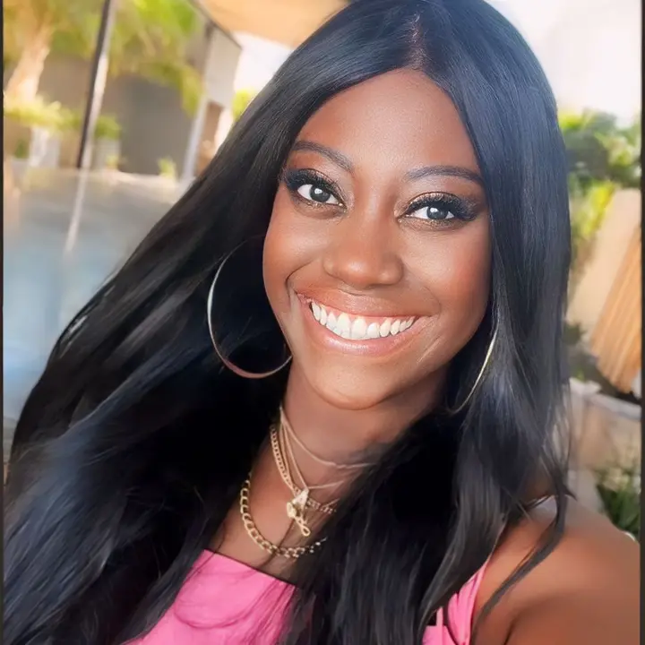 Amber ✨🎤💄🏈🤍