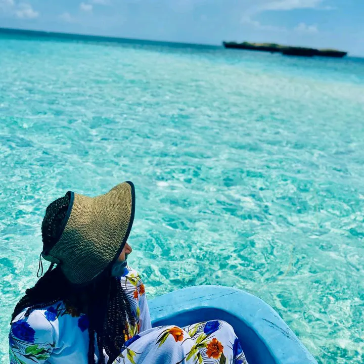 Esha Barbara || travel