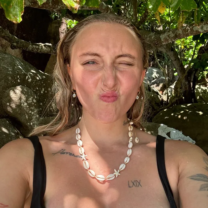 Jenniferflorence🥥🌺☀️
