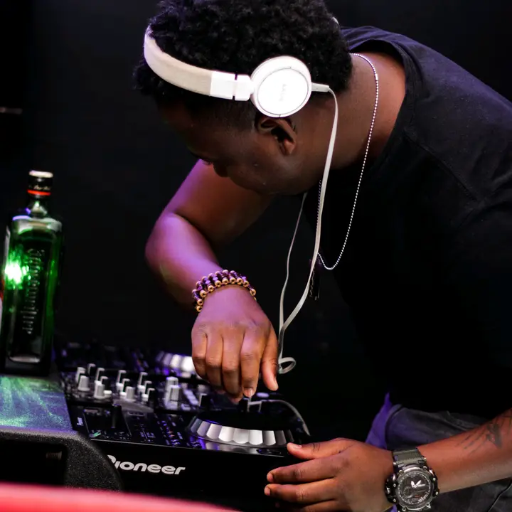 SKAPS the Deejay