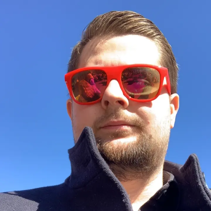 André