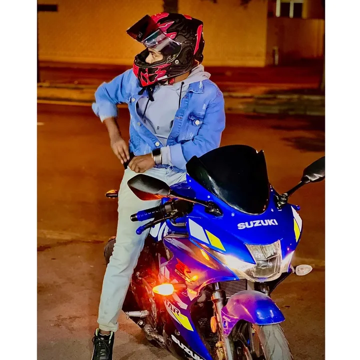 €€   S  u  M  o  N   ££