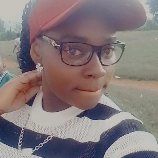 AKIIKI bea sweely