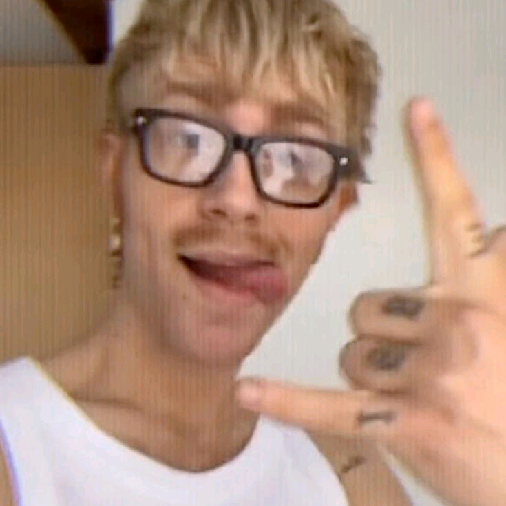 UVV >_< ¹⁹⁸³!!