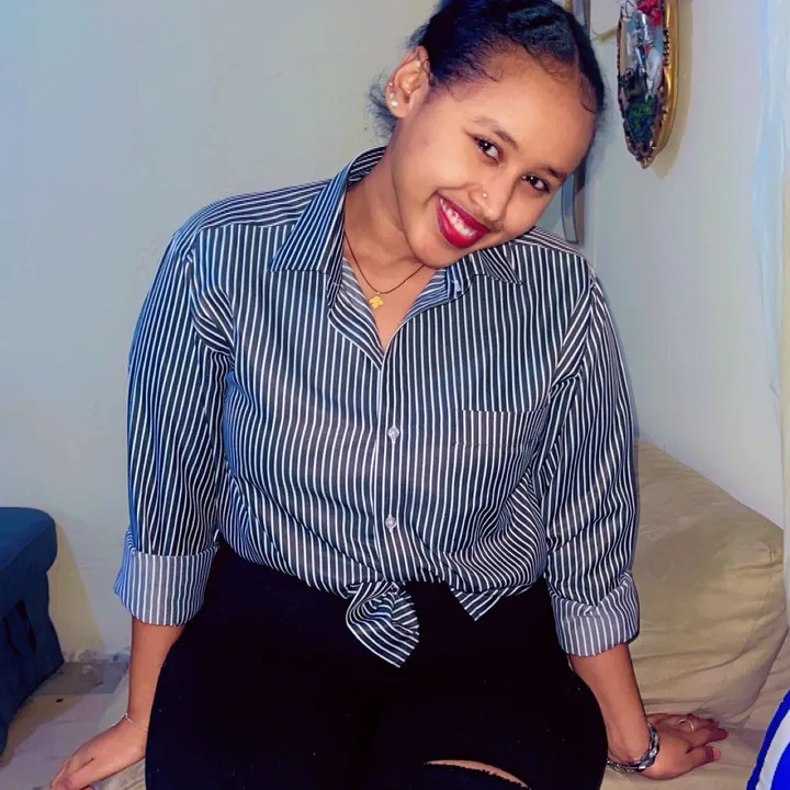 Helen🥀♥️
