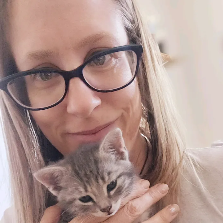 Melissa Robertson | Writer |