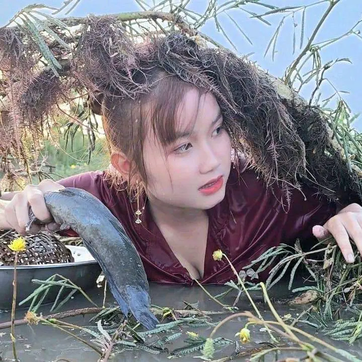 Thôn Nữ Gái Quê