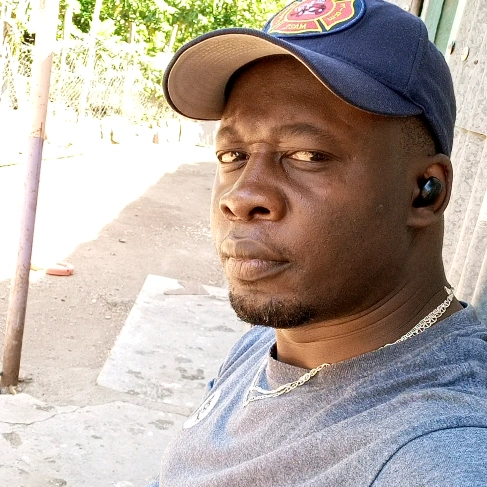 leonhaya🇰🇪🧬❤️