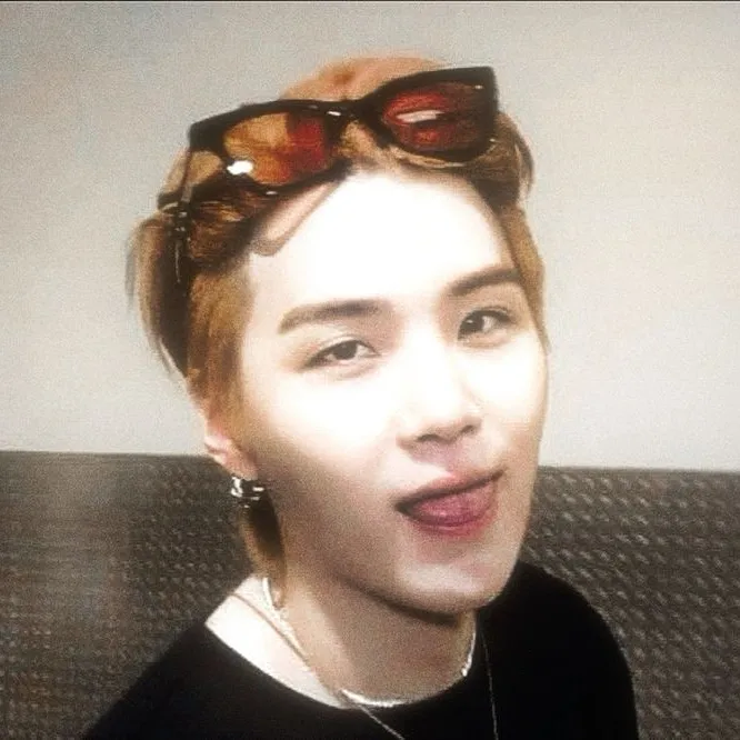 𝐄𝐥𝐥𝐢𝐞 ♡ツ