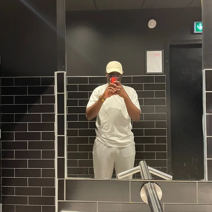 Nr