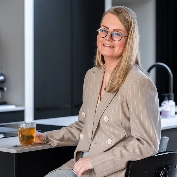 ɪɴᴛᴇʀɪᴇᴜʀ ᴏᴘ 4