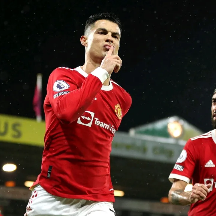 𝐅𝐫𝐚𝐬𝐞𝐬 𝐒𝐨𝐦𝐩𝐚𝐱𝐬🧠⚽