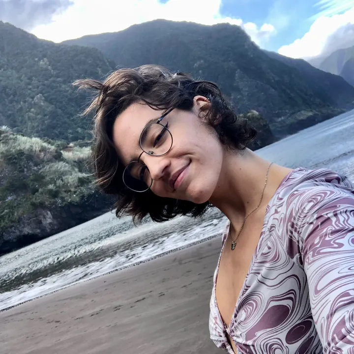 Débora Oliveira