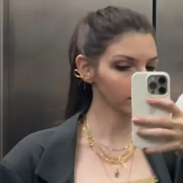 júlia