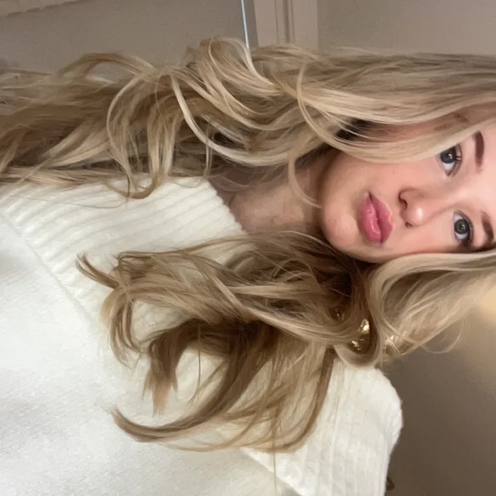 𝜗𝜚 halle 🍸