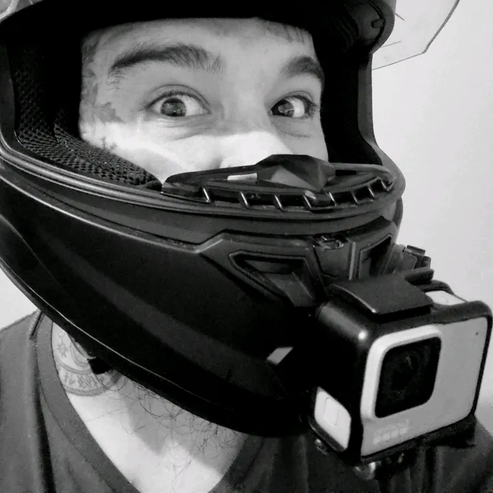 El bufón en moto