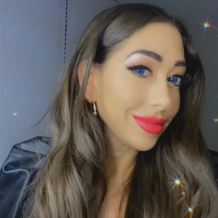 Sienna Osta,Esq.🇱🇧