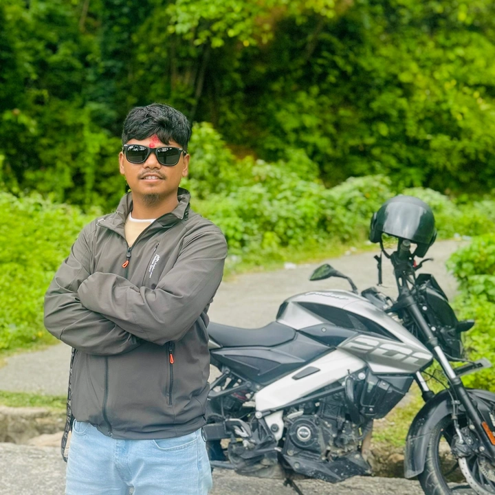 Ramjiban Tharu🇳🇵🇦🇪