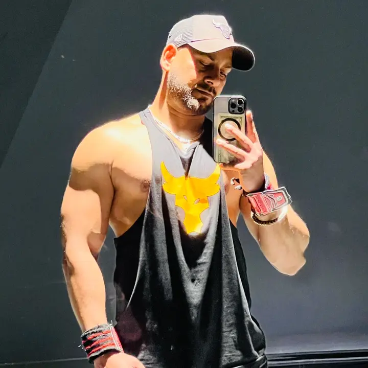 Vicky Multani 🇨🇵 🏋️‍♀️