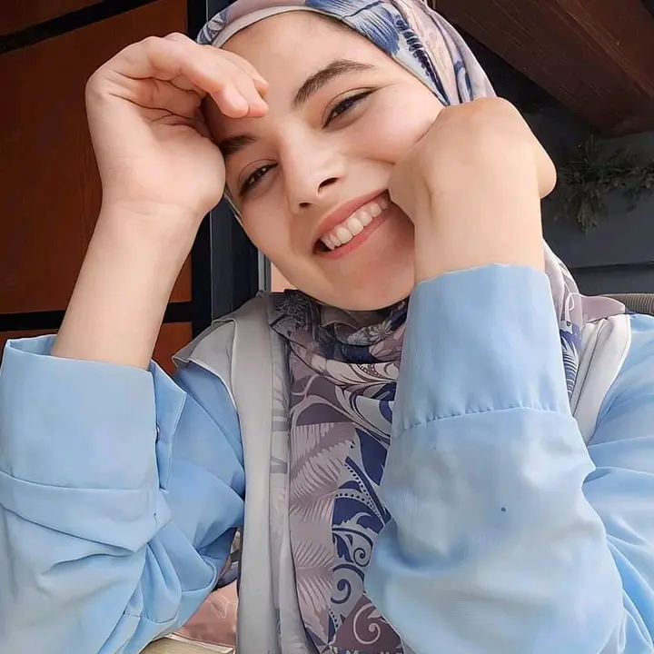 light up - مُنيرة