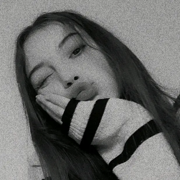༺Lona༻